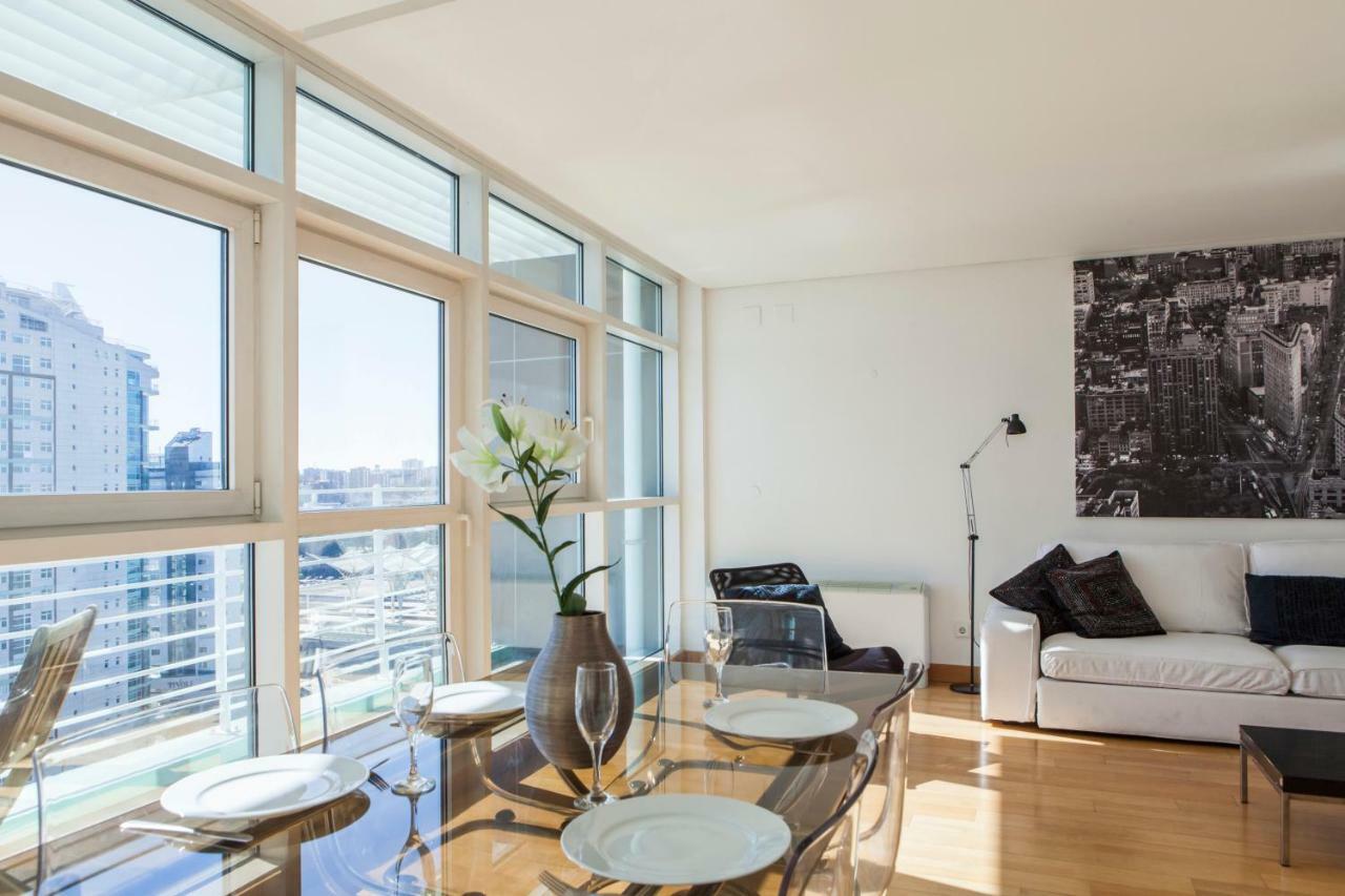 Rent4Rest Lisbon Parque Das Nacoes 17Th Floor River View Exterior photo