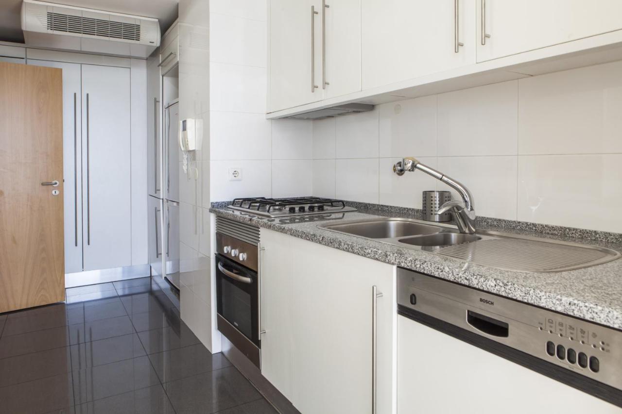 Rent4Rest Lisbon Parque Das Nacoes 17Th Floor River View Exterior photo